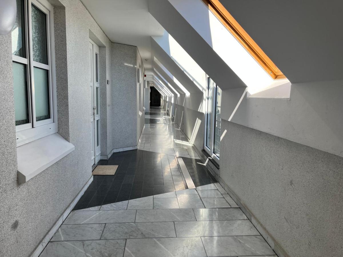 Attraktives Appartement Im Stadtzentrum Plauen Balkon Lift Exterior photo